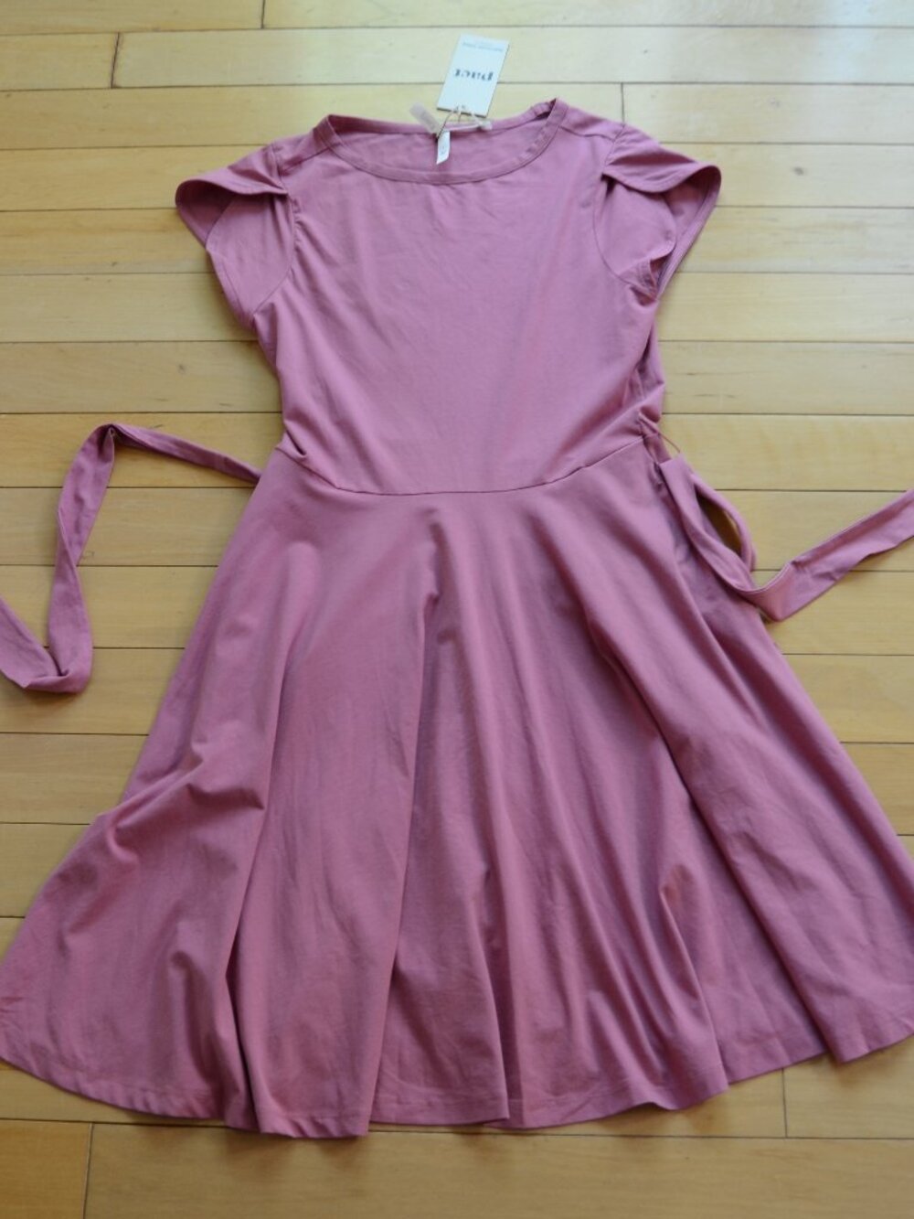 🌸NWT Pact Rosebud Fit & Flare Petal Sleeve Dress Size M